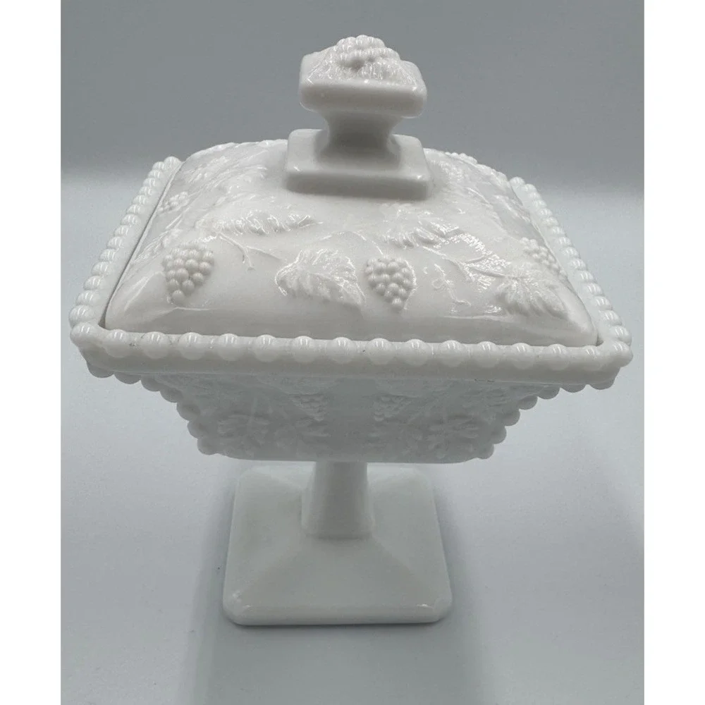 Westmoreland Milk Glass Dish‎ Lidded Compote Candy Wedding Box Panels Grapes